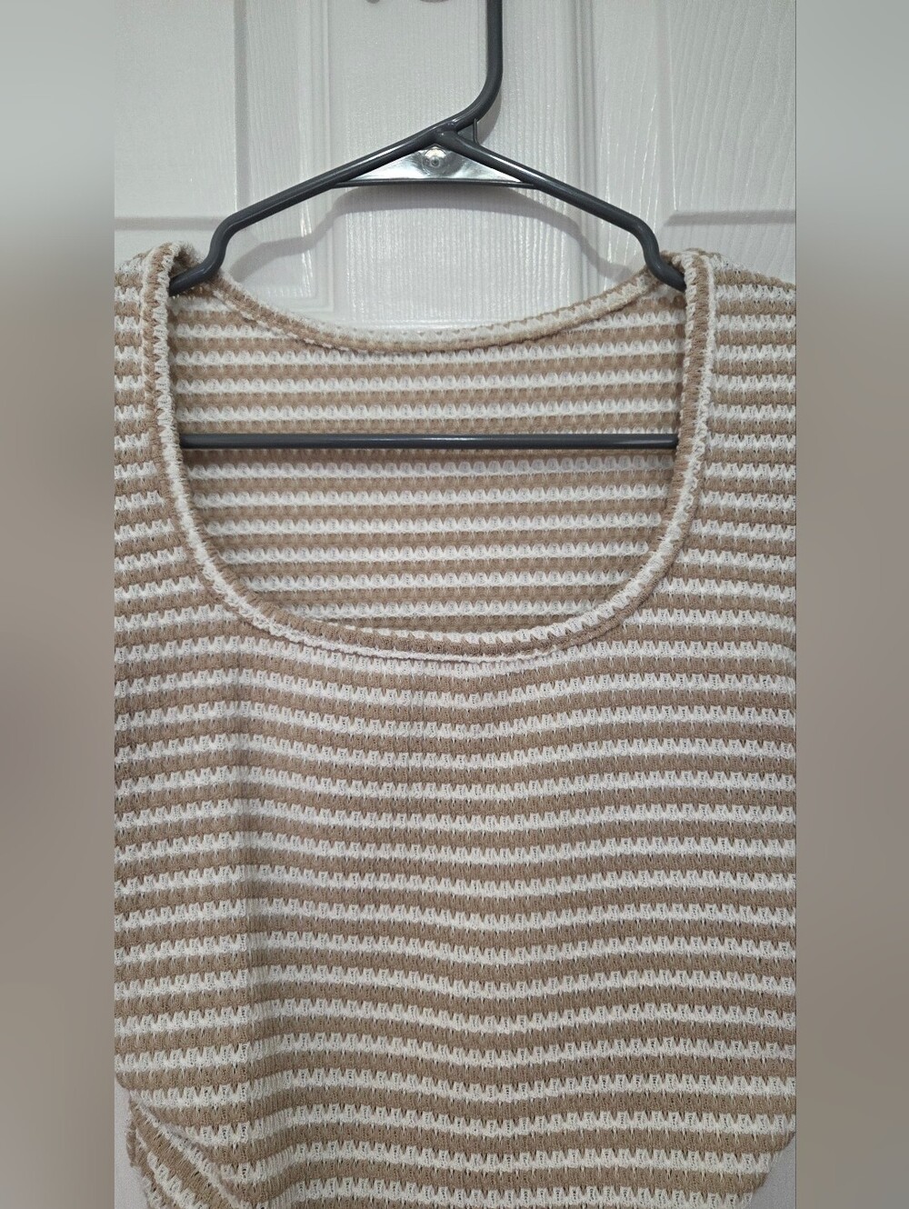 SHEIN Women's Beige & White Striped Scoop Neck Short Sleeve Top Size Small - Picture 4 of 8